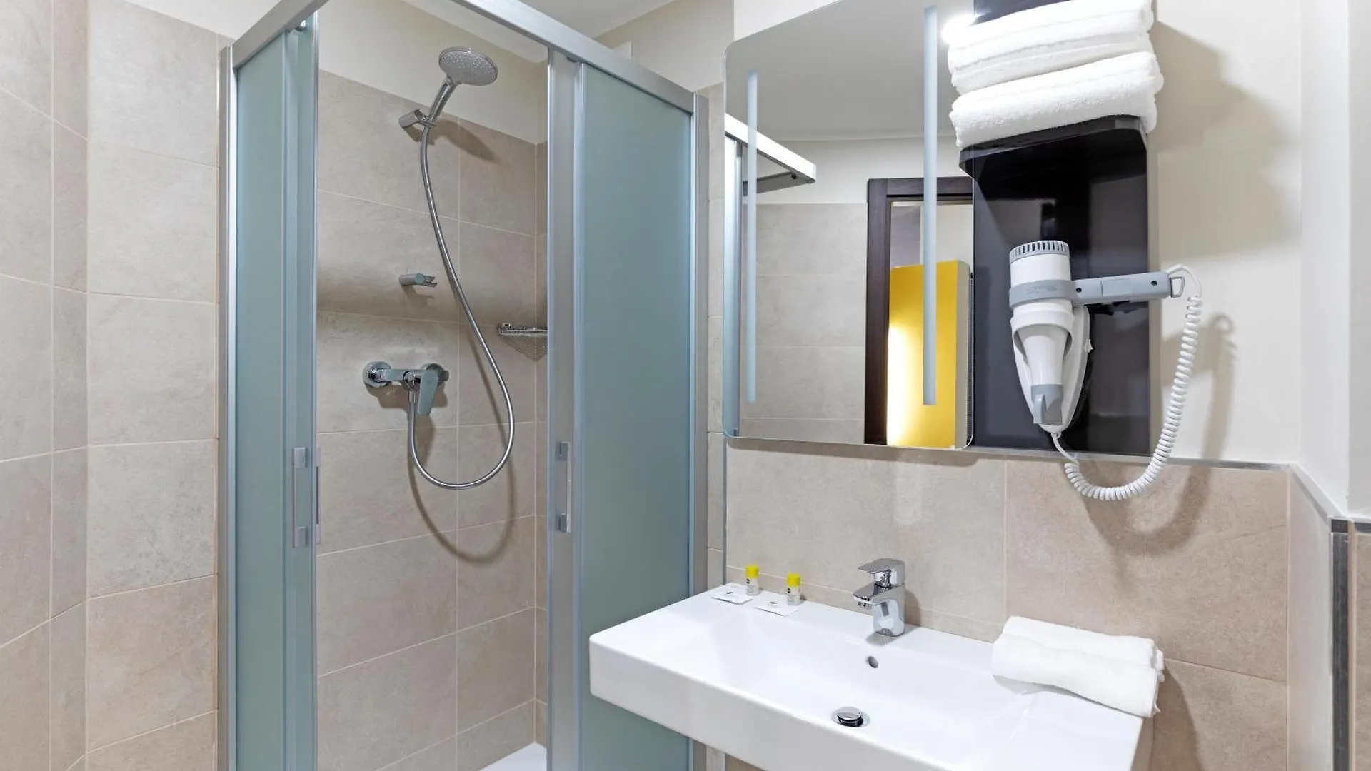 B&B Hotel Roma Fiumicino Aeroporto Fiera 1